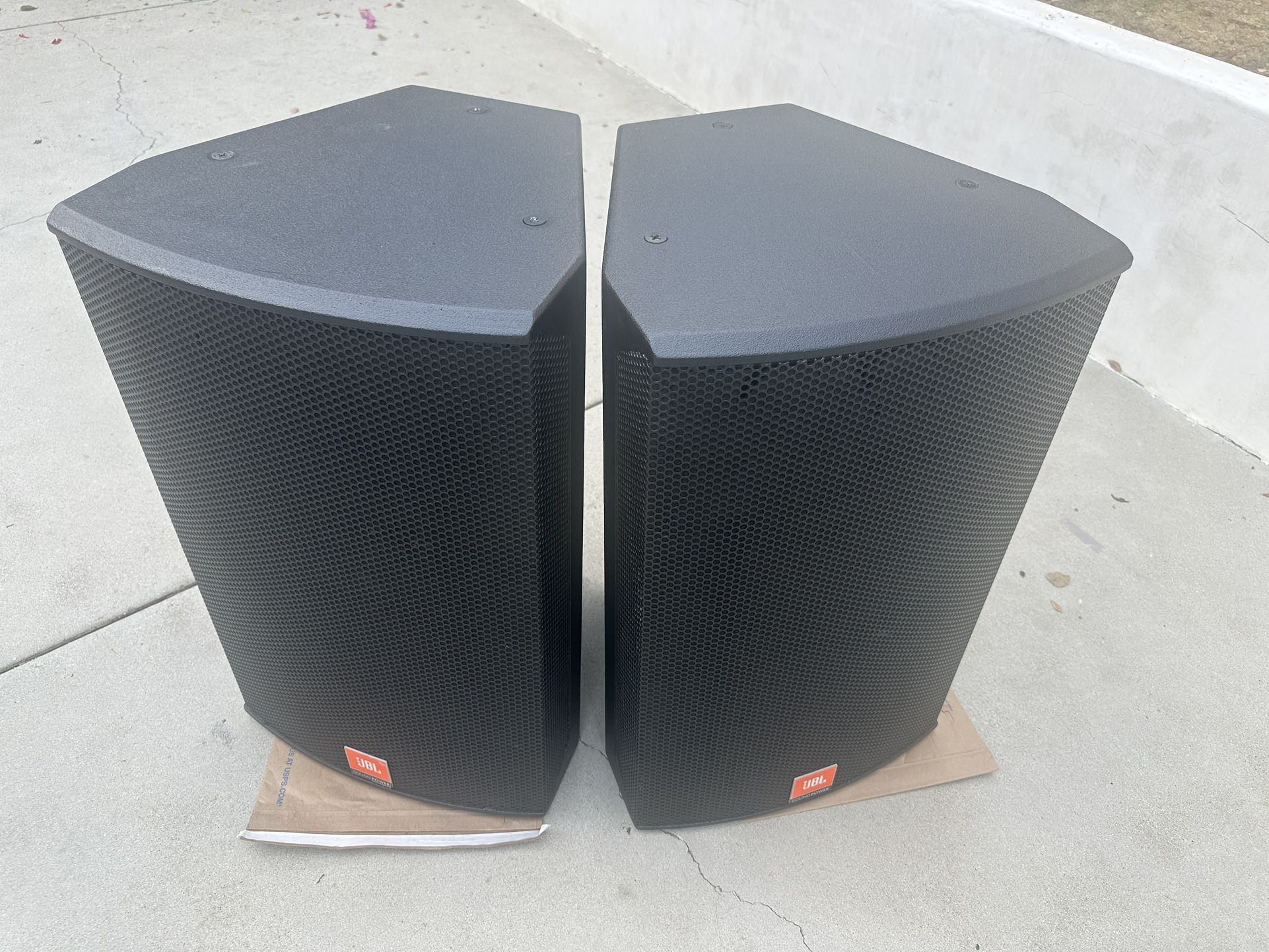  JBL SP215 Speakers 