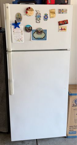 GE White Top-Freezer Refrigerator