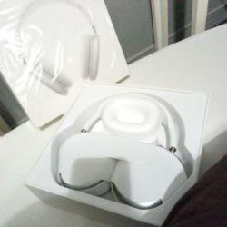 Apple Airpods Max Silver with Apple Care