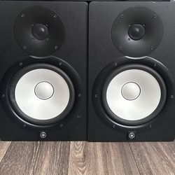 Yamaha HS8 8 inch Monitor Pair with HS8S Subwoofer - Black