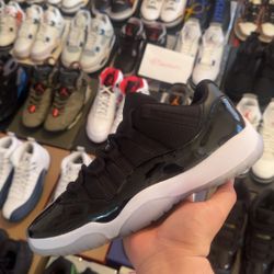 Jordan 11 Spacejam Low 