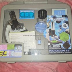Brand new Discovery Microscope Set.