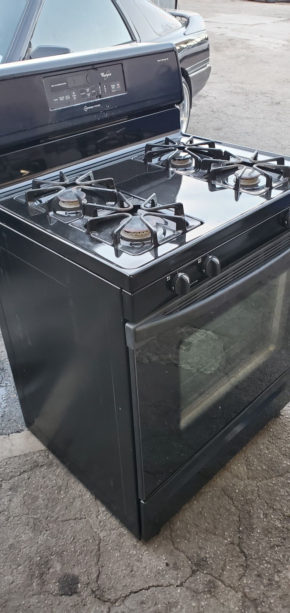 BLACK WHIRLPOOL STOVE APPLIANCE!!!!!