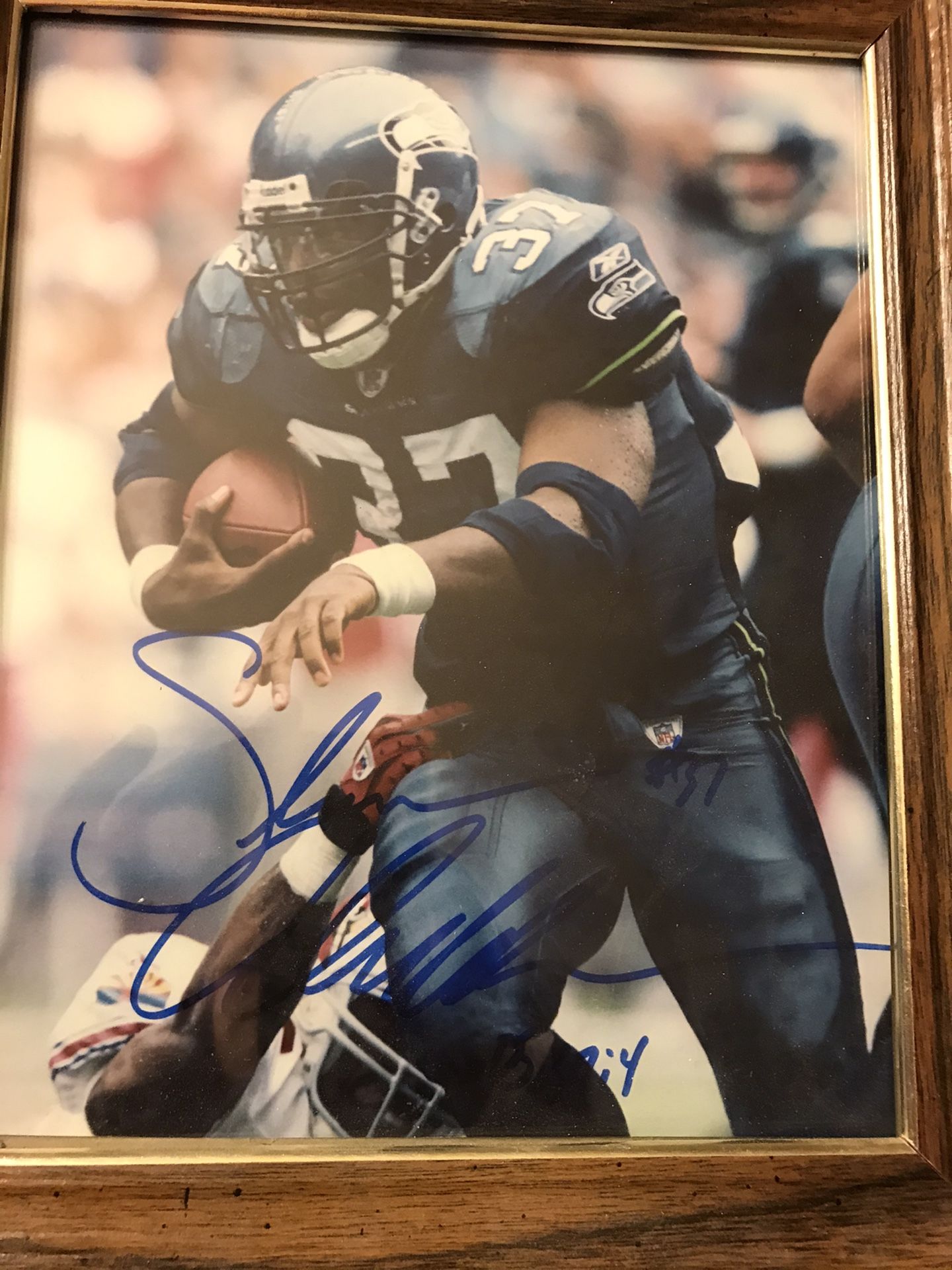 Shaun Alexander autographed 8 x 10