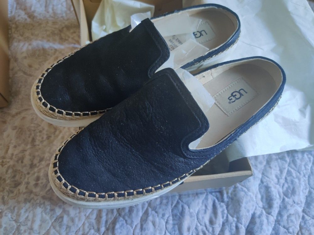 UGG Slides