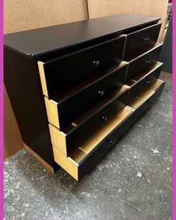 8 drawers dresser/ Eight drawers dresser