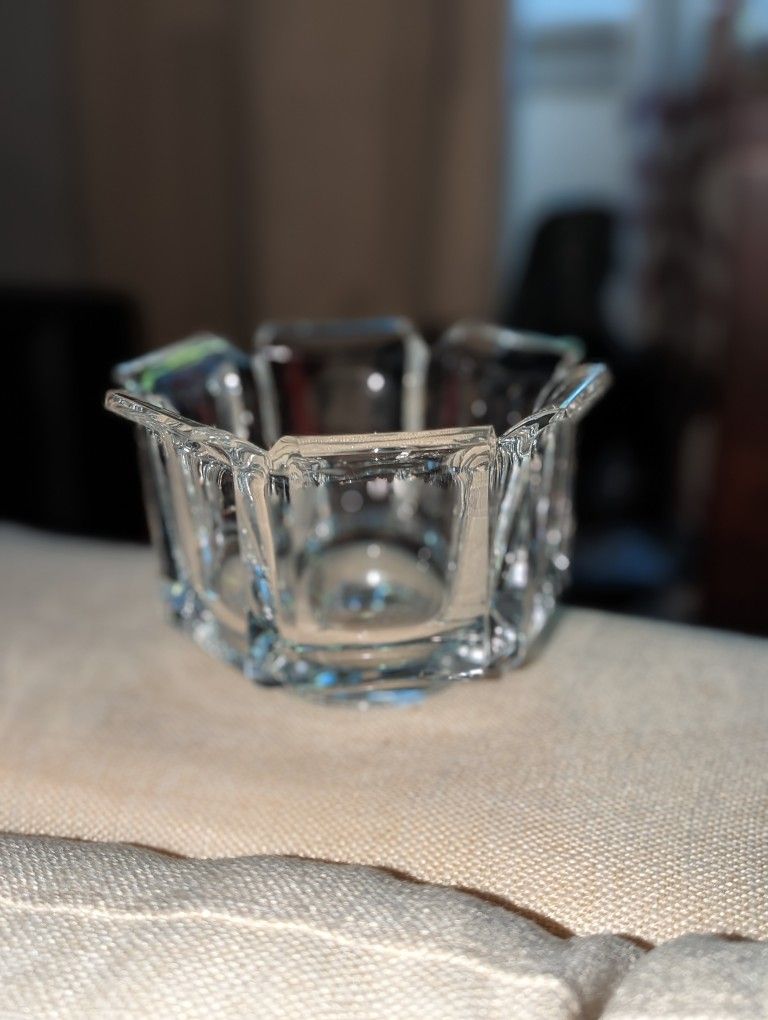 Vintage 1970 MCM Grainware Lucite Acrylic Clear Regal Bowl
