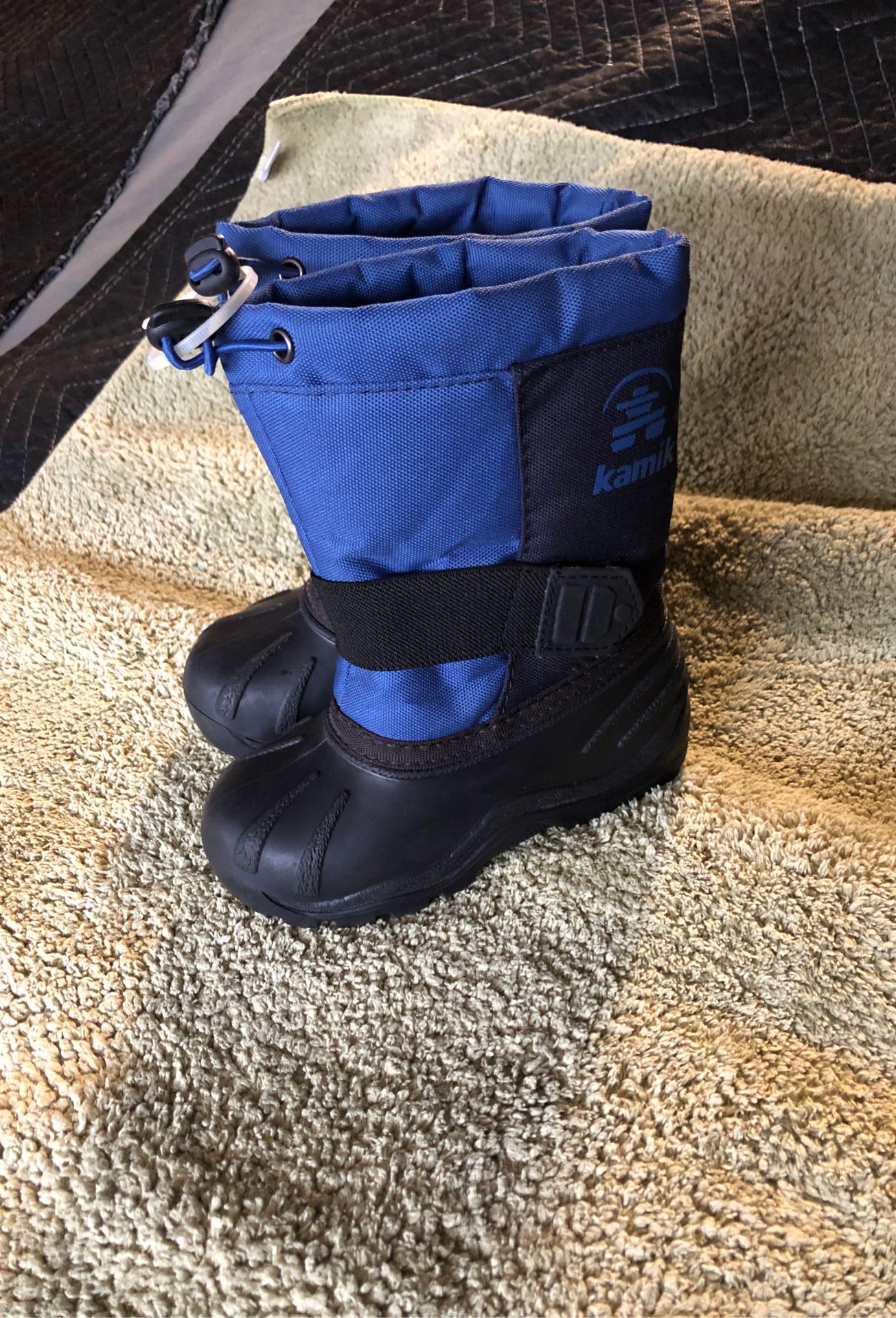 Kamik kids snow boots size 9