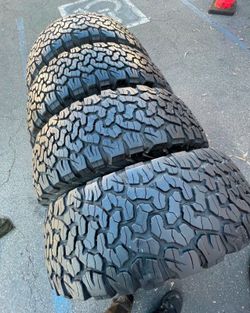 37x12.50r20 BFGOODRICH KO2 I'm selling this set of tires with 80% life left on all 4