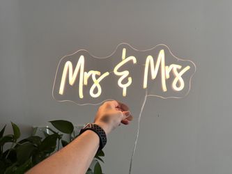 Mrs & Mrs Neon Sign