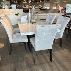 7pc Dining Room Set 