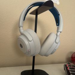 SteelSeries Arctis Nova 7P Wireless Multi-Platform Gaming Headset — Neodymium Magnetic Drivers — 2.4GHz + Bluetooth — 38Hr USB-C Battery 