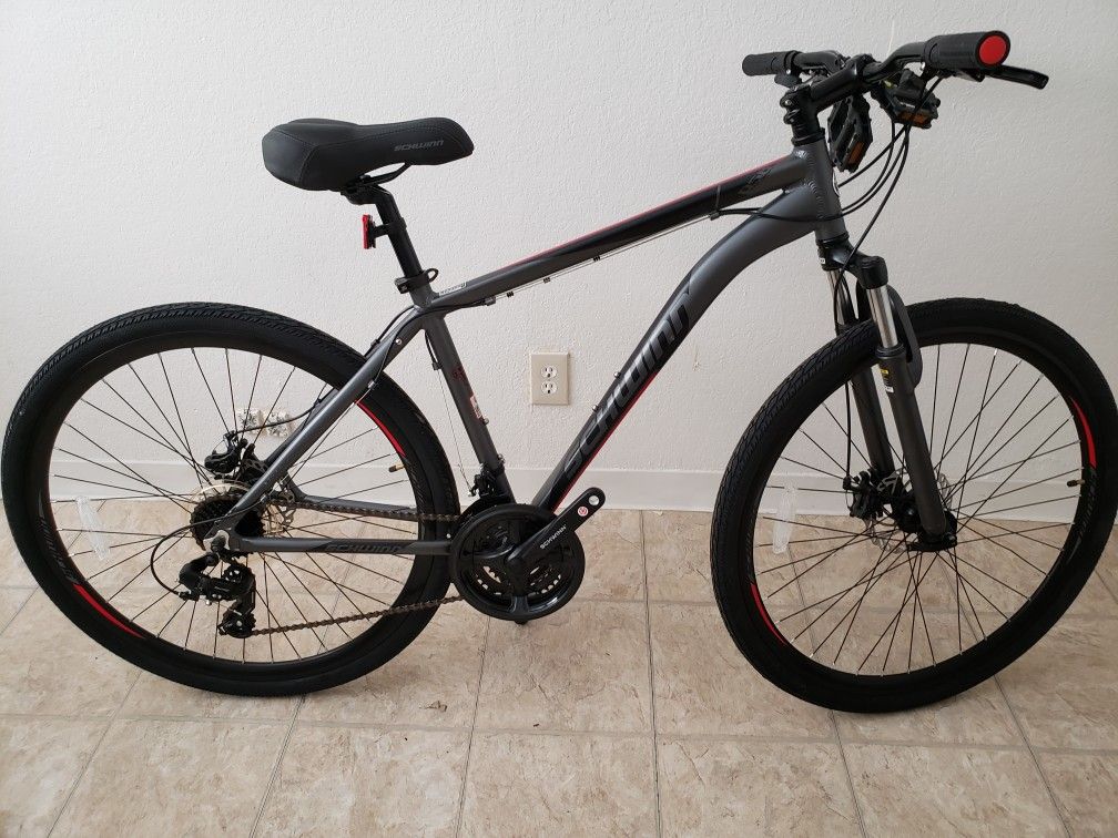 Schwinn DSB Men's Hybrid Bike (700c)