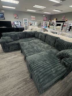 XL SECTIONAL