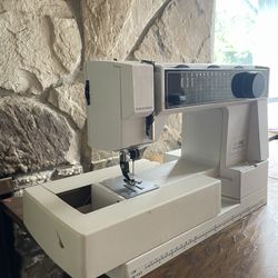 Husqvarna Sewing Machine 680