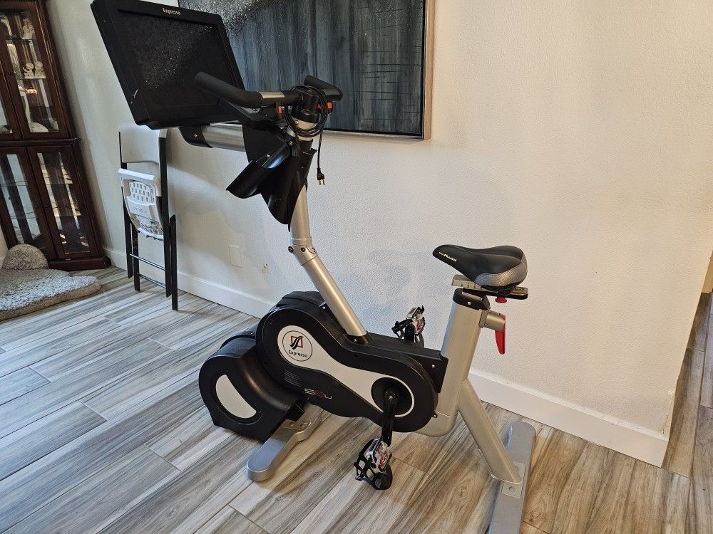 Expresso Fitness S3u Upright Exercise Bike