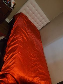 Twin bed