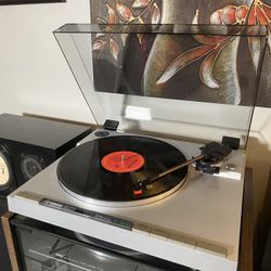 MINT Vintage 1983 Turntable Yamaha P-500, New Needle, Recapped.  