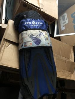 Aqualung fin and snorkel set for sale like new, great for swim miners or boaters!!!