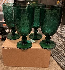 GREEN GLASSES