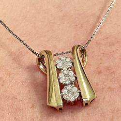 10k Diamond  Pendant 