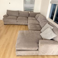 Luxury couch (sectional)