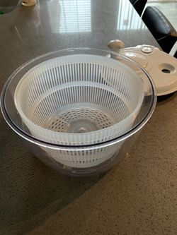 Pampered Chef Salad And Berry Spinner