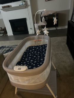 Simmons Kids Bassinet – Like New, Used Twice