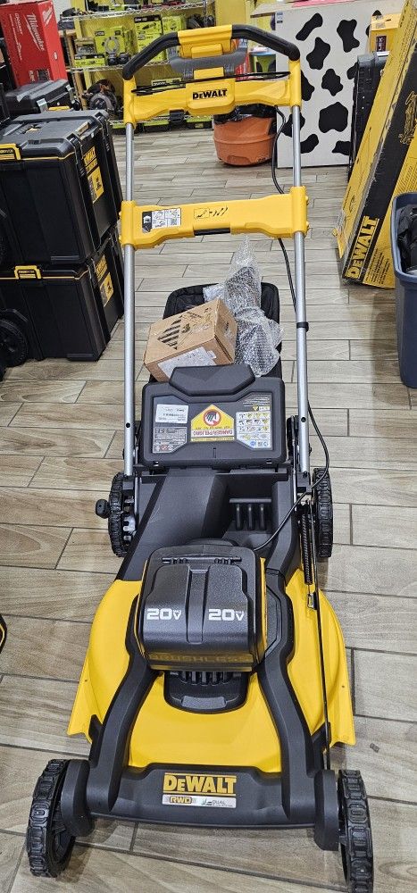 DEWALT
2x20V MAX 21 in. Cordless Battery Powered Self Propelled Lawn Mower Kit with (2) 10 Ah Batteries and Chargers