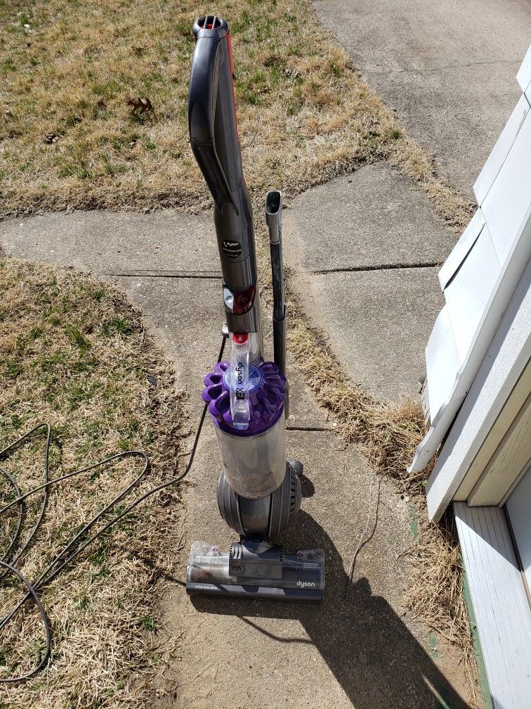 Dyson DC42 Vacuum Bagless, All Original Accessories Included