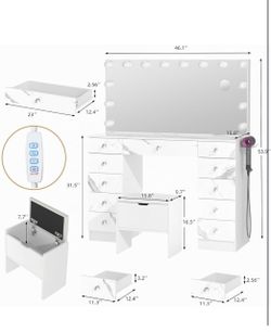 Makeup vanity