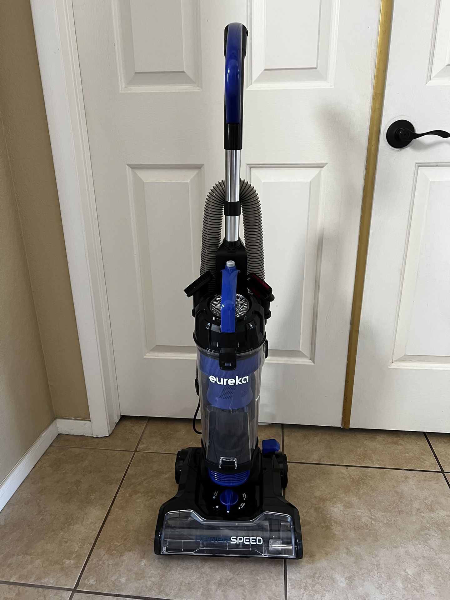 Eureka Powerspeed Pet Vacuum With Attachments