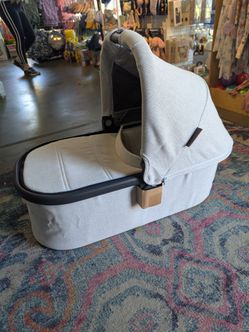 Brand New UPPAbaby Uppababy Stroller Bassinet attachment light grey gray