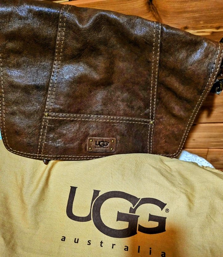 New UGG Messenger BAG LEATHER 
