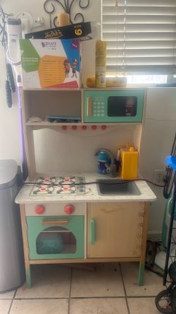 (Free Kids Kitchen)
