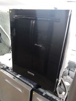 KitchenAid black dishwasher with stainless tub - Free delivery
