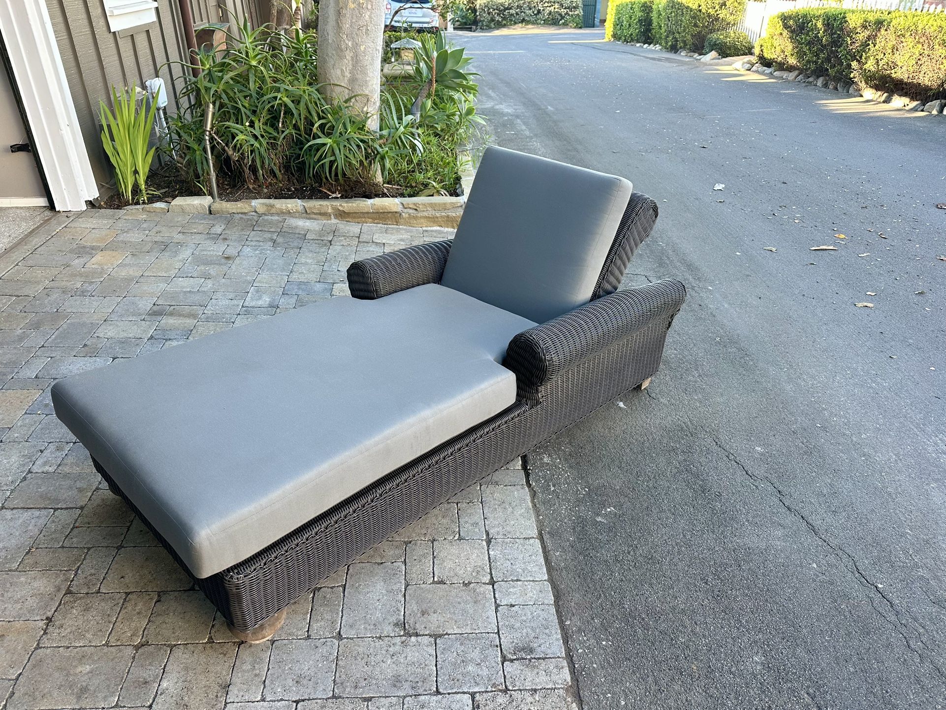 Outdoor Furniture Chaise Lounge