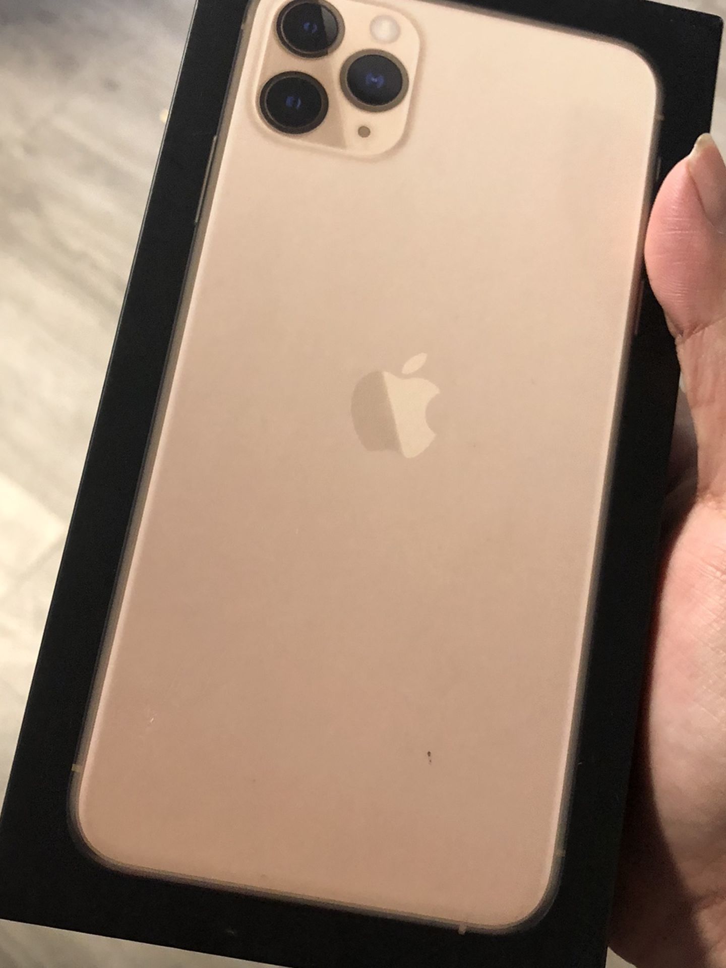 iPhone 11 Pro Max 64gb FACTORY UNLOCKED