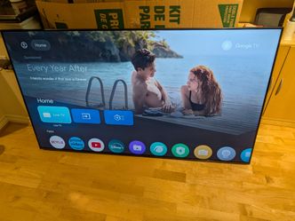 Hisense 65" U75N 4K TV with wall mount