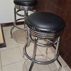 2 Bar Stools 