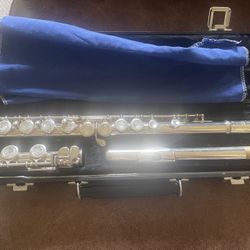 W.T. Armstrong 104 Flute w/ Brand New Pads