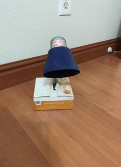 Gooseneck desk lamp