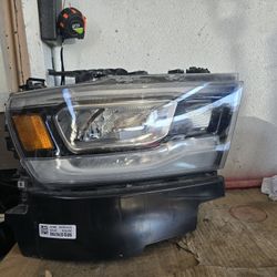 2019 2021 Dodge Ram1500 Passenger Oem Headlight 