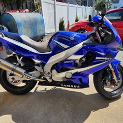 2022 YAMAHA YZF 600cc. $2500