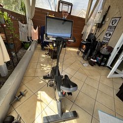 Expresso GO Upright Bike 