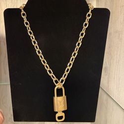 Luis Vuitton Padlock And Key With Chunky Chain