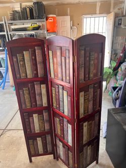 Bookshelf partition
