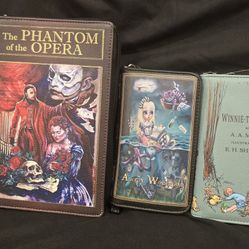 Book CROSSBODY & Wristlets 