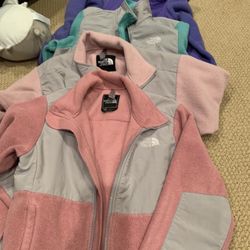 Big Girls Northface Medium Jackets (25 Each)