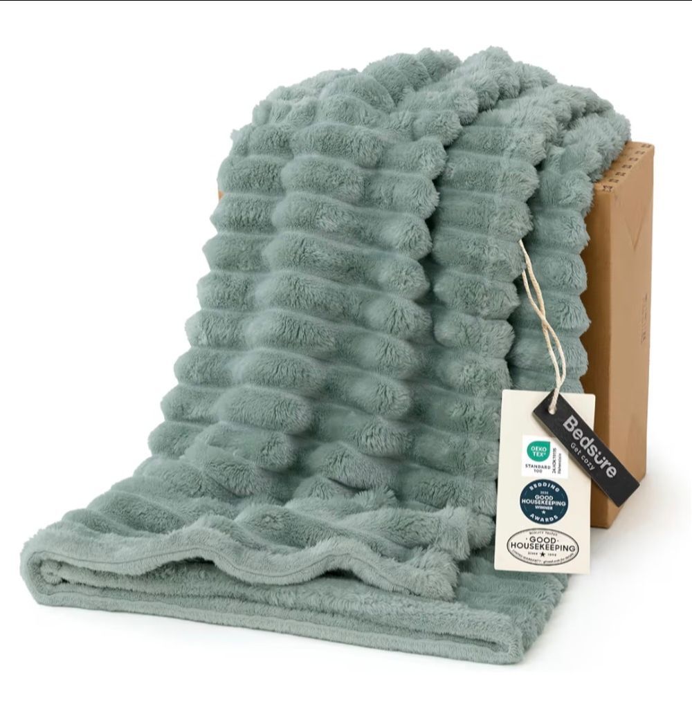 Bedsure GentleSoft Sage Green Throw Blanket for Couch
